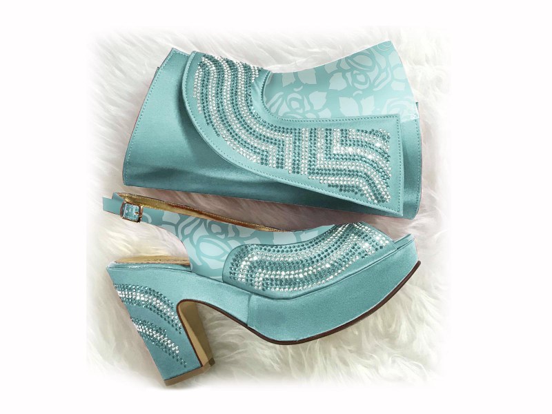 sky blue - 100 flower web